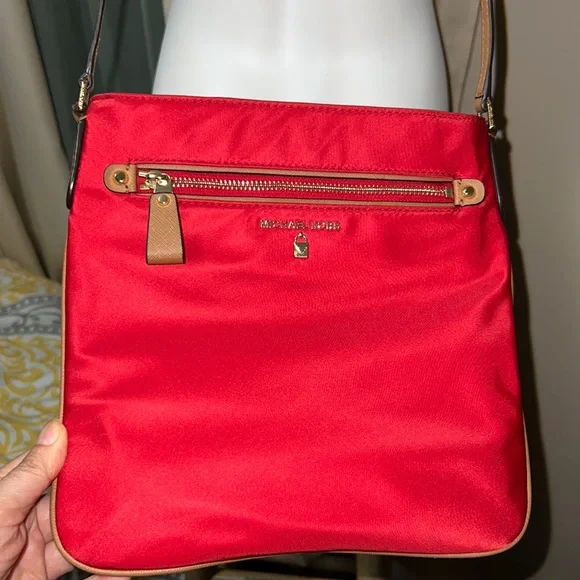 NWOT Red and gold MICHAEL KORS adorable 🥰 Nylon Crossbody with care card - Picture 4 of 15